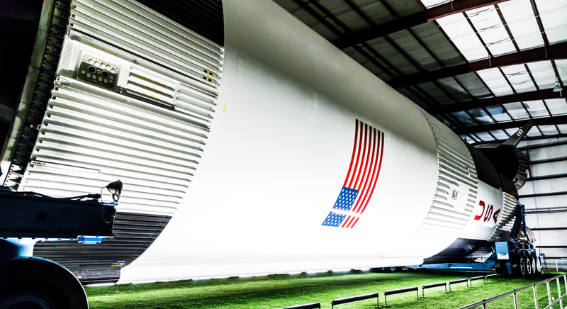 Illustration for article titled NASA's Building 9 Is The Giant Space Toy Box Of Your Dreams